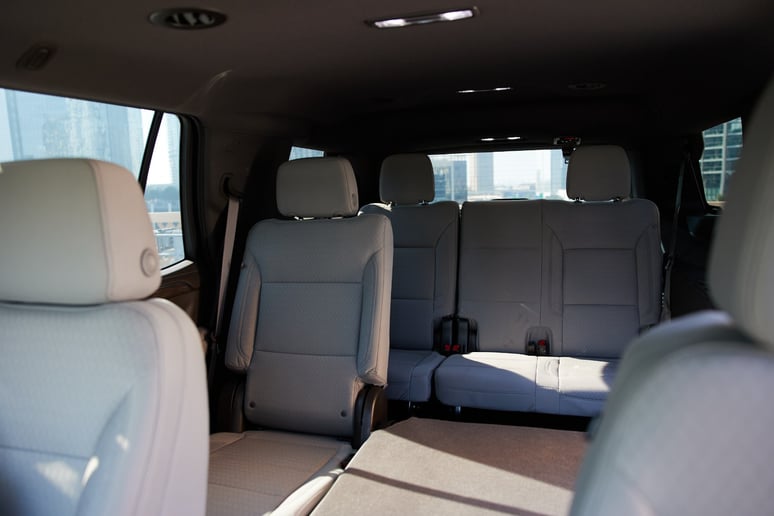 Chevrolet Tahoe (Wei&szlig;), 2023  zur Miete in Abu Dhabi
