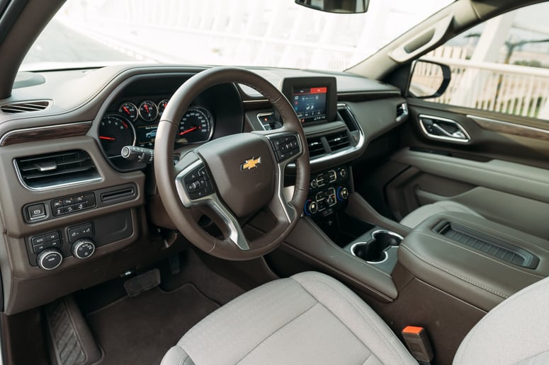 Chevrolet Tahoe (Blanco), 2023 para alquiler en Sharjah