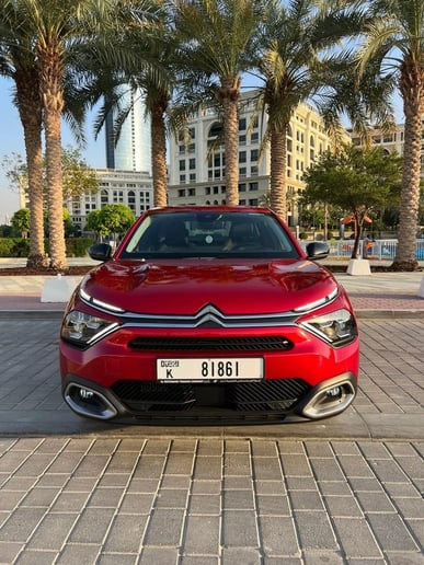 Citroen C4X Shine (rojo), 2025 para alquiler en Abu Dhabi