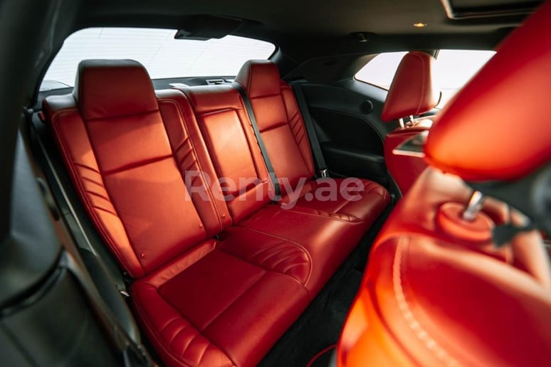 Dodge Challenger V8 Hellcat (Красный), 2018 для аренды в Абу-Даби