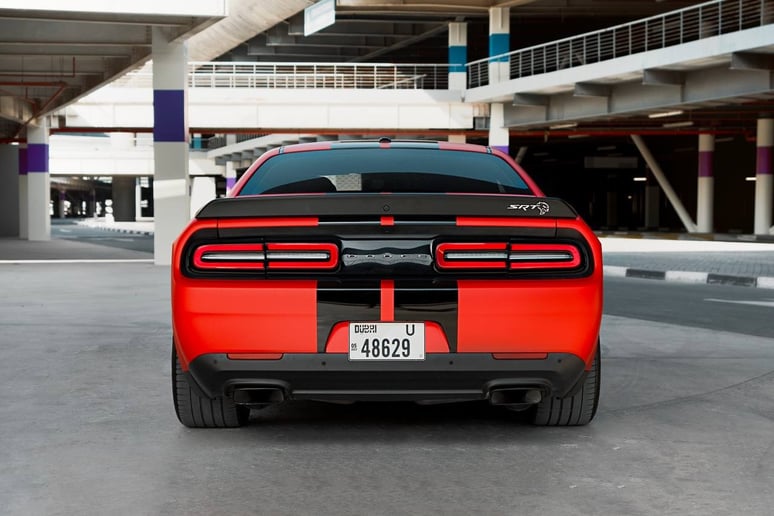 Dodge Challenger V8 Hellcat (Красный), 2018 для аренды в Абу-Даби