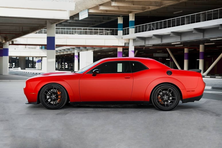 Dodge Challenger V8 Hellcat (Красный), 2018 для аренды в Абу-Даби