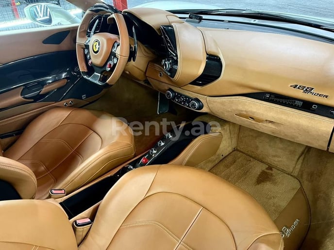 Dubai'de kiralık Ferrari 488 Spyder (Beyaz), 2018