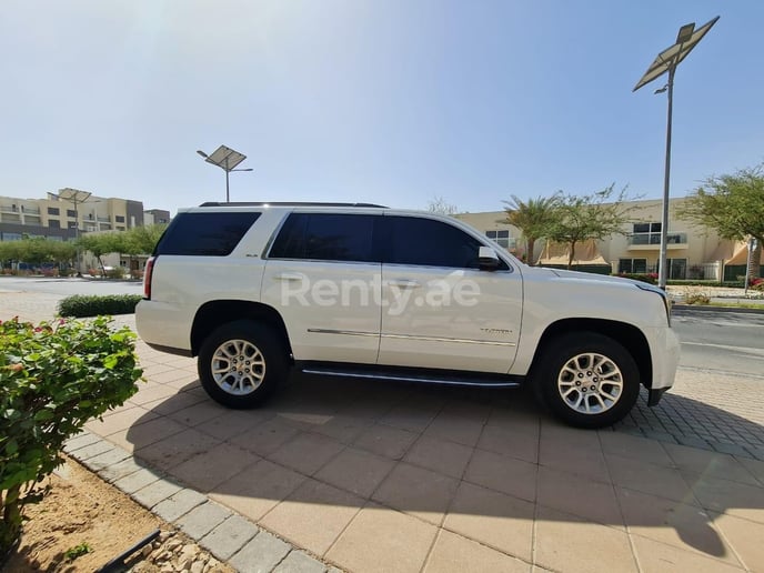Dubai'de kiralık GMC Yukon (Beyaz), 2019