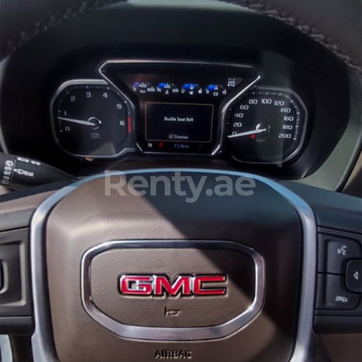 Dubai'de kiralık GMC Yukon (Beyaz), 2021