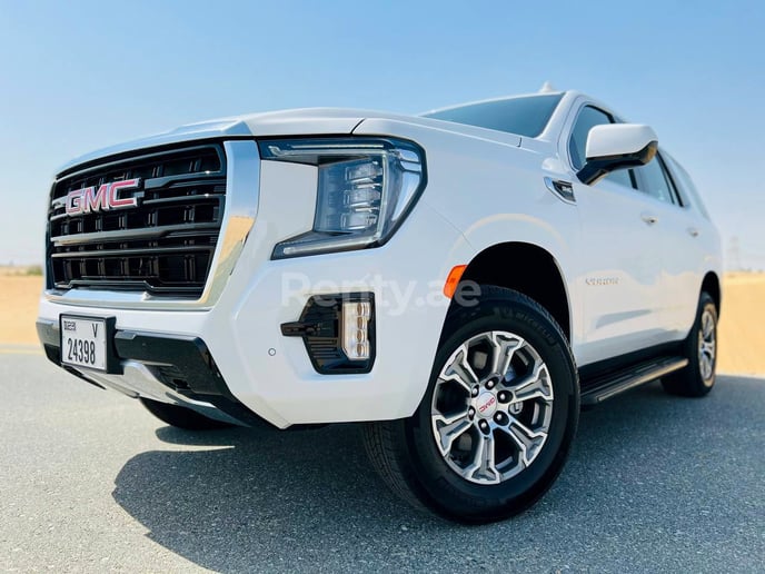 Dubai'de kiralık GMC Yukon (Beyaz), 2021