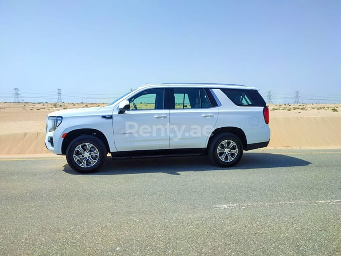 Dubai'de kiralık GMC Yukon (Beyaz), 2021