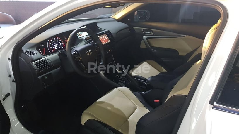 Honda Accord (White), 2017 in affitto a Dubai