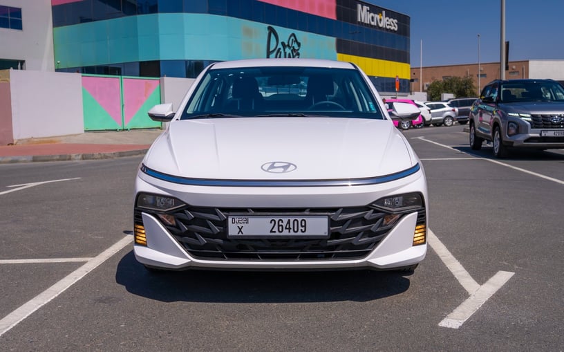 Hyundai Accent (Белый), 2024 для аренды в Шарджа