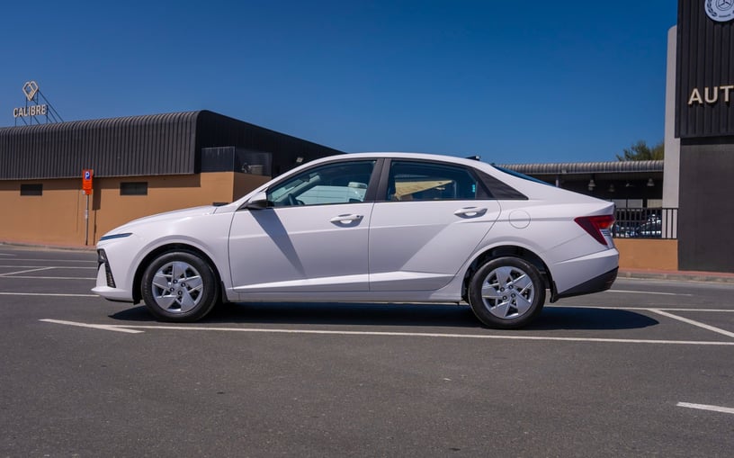 Hyundai Accent (Белый), 2024 для аренды в Шарджа