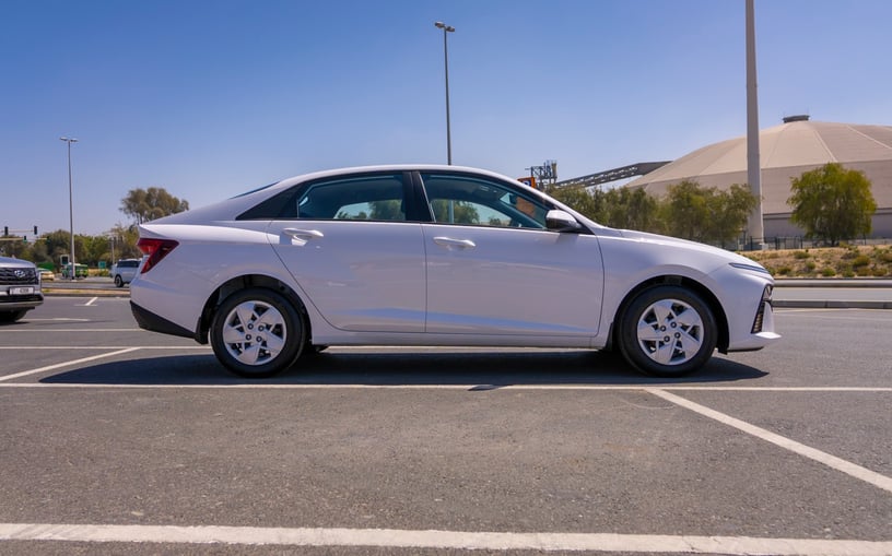 Hyundai Accent (Белый), 2024 для аренды в Шарджа
