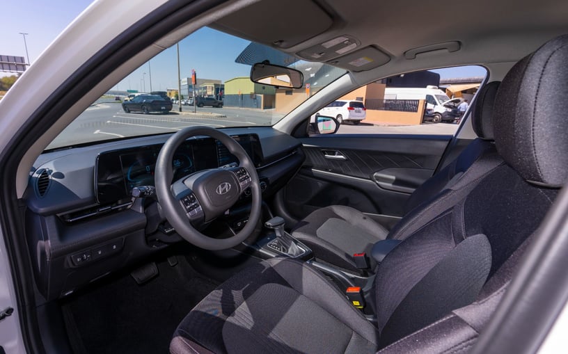Hyundai Accent (Белый), 2024 для аренды в Шарджа