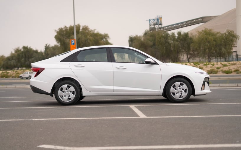 Hyundai Accent (Белый), 2024 для аренды в Шарджа