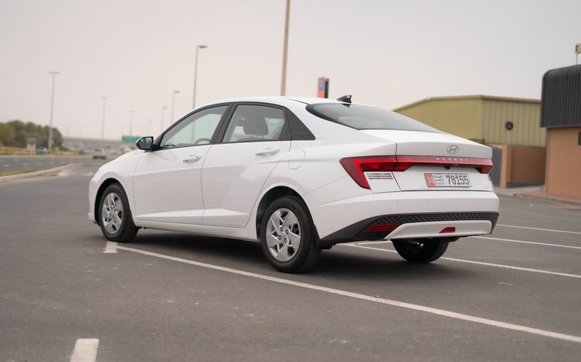 Hyundai Accent (Белый), 2024 для аренды в Шарджа