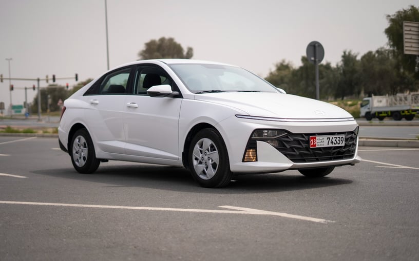 Hyundai Accent (Белый), 2024 для аренды в Шарджа
