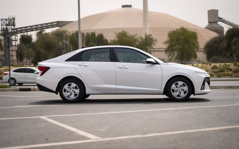 Hyundai Accent (Белый), 2024 для аренды в Шарджа