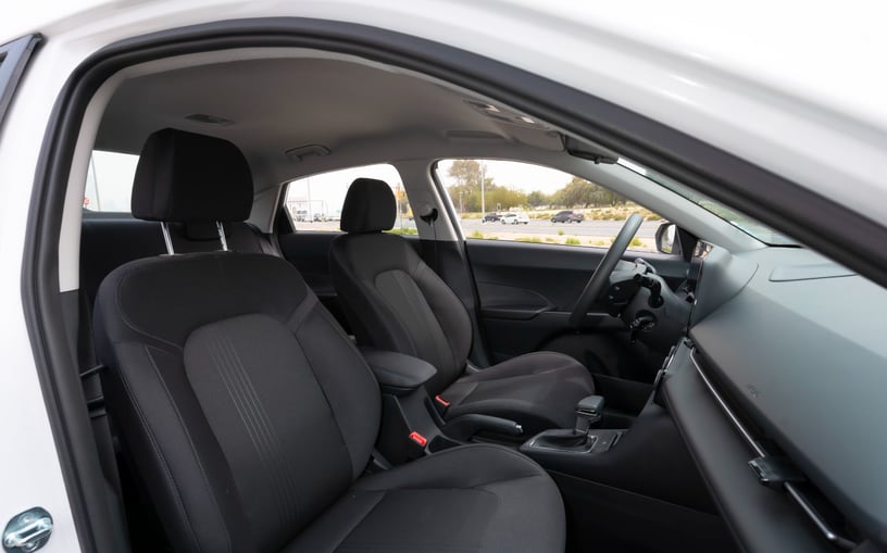 Hyundai Accent (Белый), 2024 для аренды в Шарджа