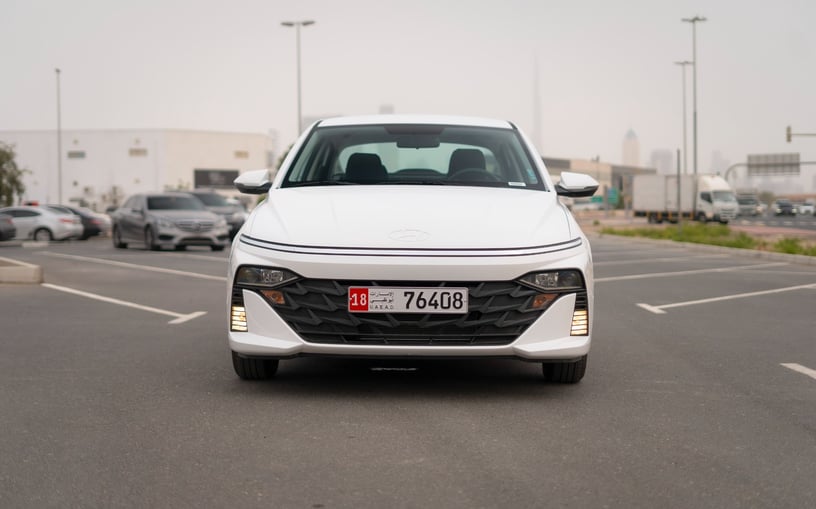 Hyundai Accent (Белый), 2024 для аренды в Шарджа
