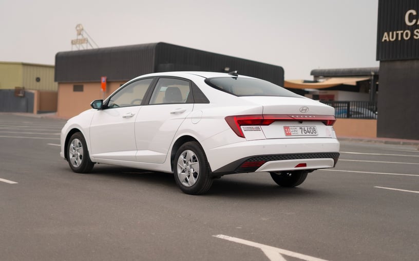 Hyundai Accent (Белый), 2024 для аренды в Шарджа