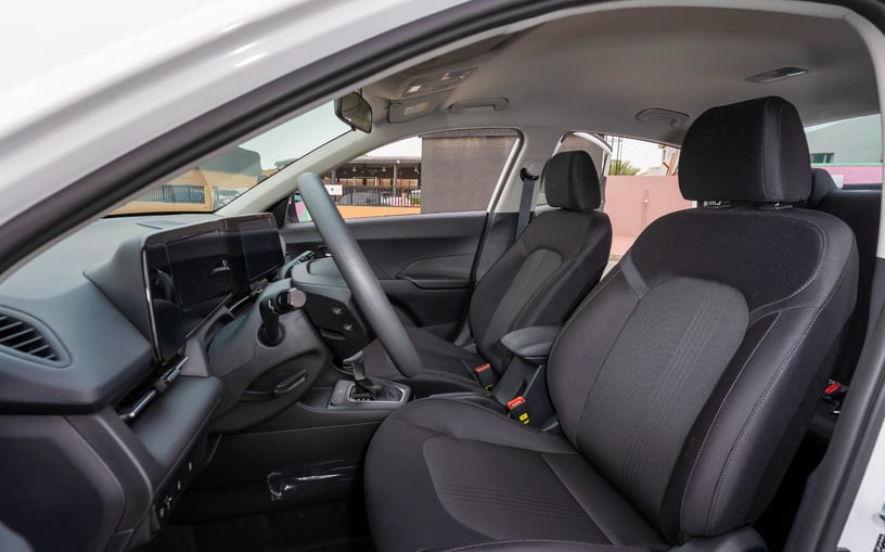 Hyundai Accent (Белый), 2024 для аренды в Шарджа