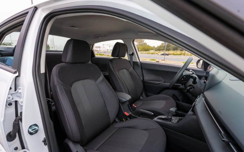 Hyundai Accent (Белый), 2024 для аренды в Шарджа
