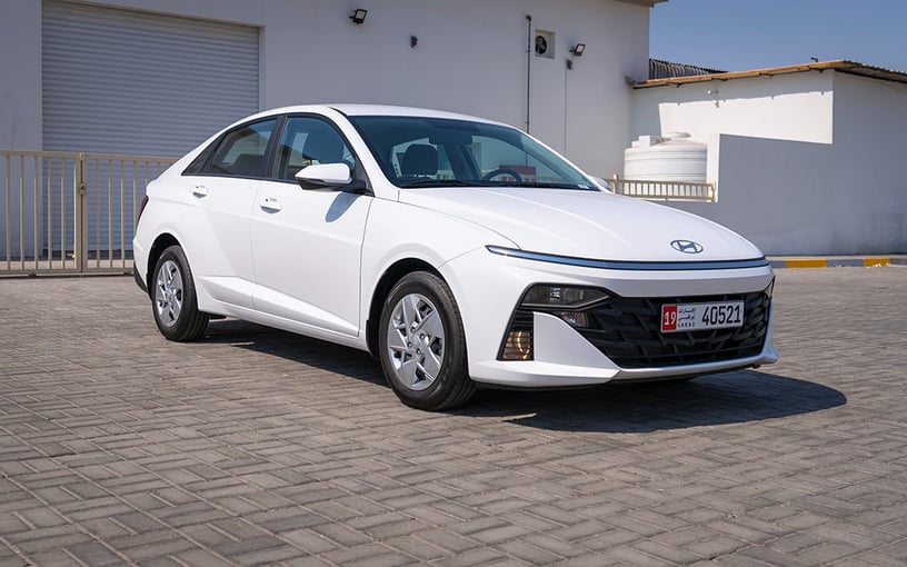 Hyundai Accent (Белый), 2024 для аренды в Шарджа