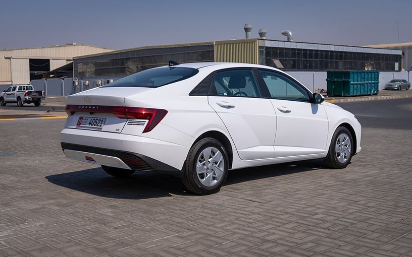 Hyundai Accent (Белый), 2024 для аренды в Шарджа