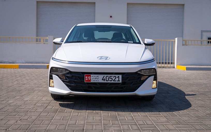 Hyundai Accent (Белый), 2024 для аренды в Шарджа