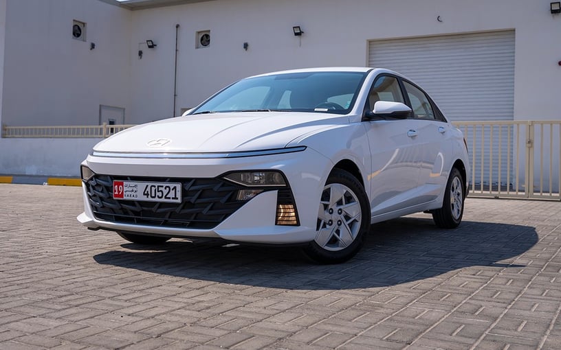 Hyundai Accent (Белый), 2024 для аренды в Шарджа
