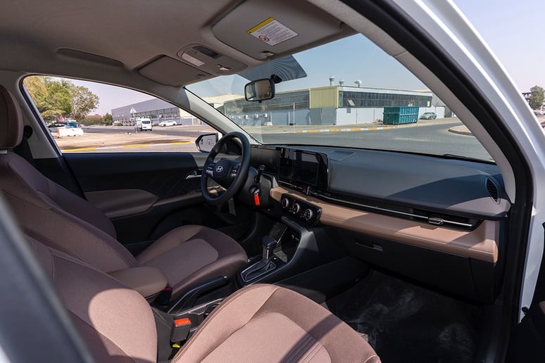 Hyundai Accent (Белый), 2024 для аренды в Шарджа