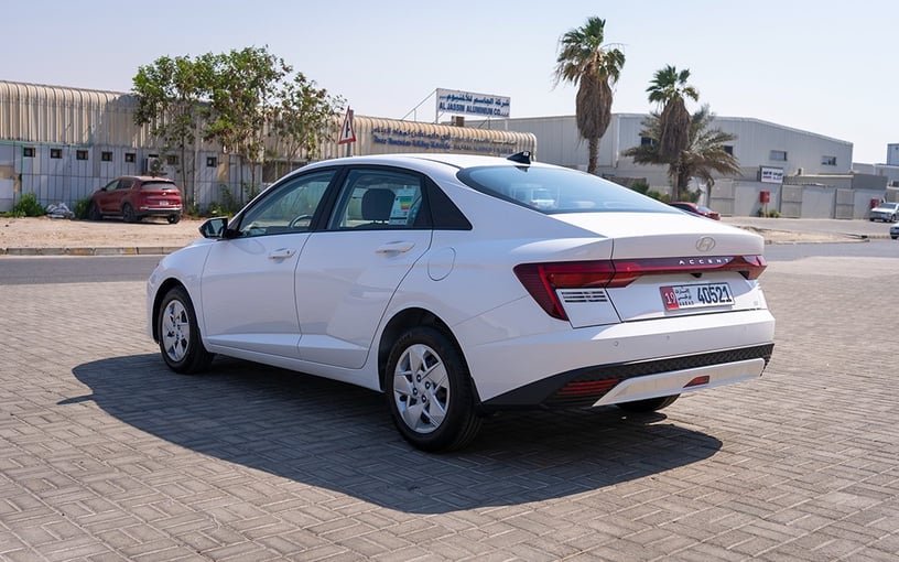 Hyundai Accent (Белый), 2024 для аренды в Шарджа