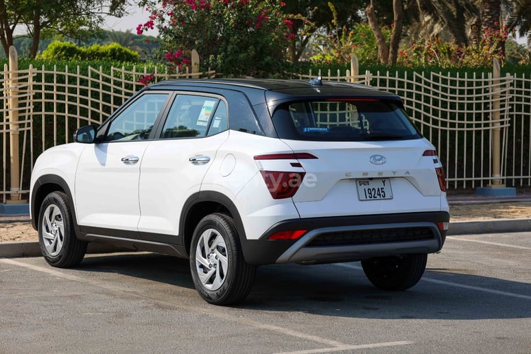 Hyundai Creta (Blanco), 2023 para alquiler en Dub&aacute;i