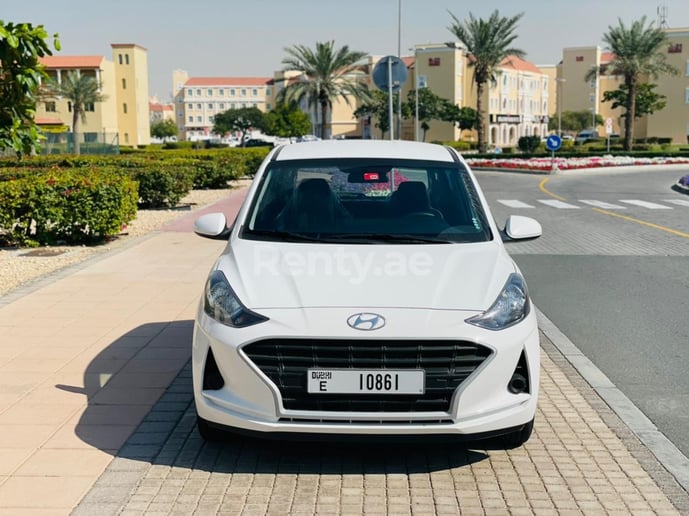 Hyundai i10 (Weiß), 2023  zur Miete in Dubai 0