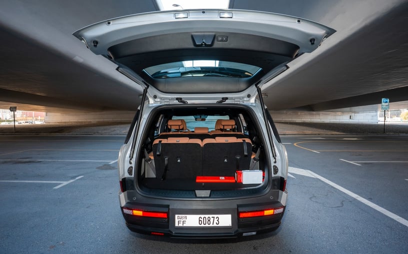 Hyundai Santa Fe (Argent), 2025 - offres de bail &agrave; Abu Dhabi