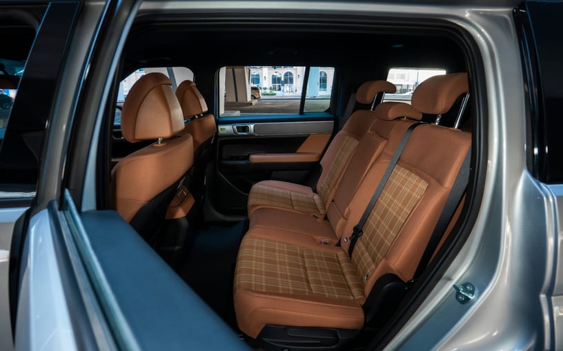 Hyundai Santa Fe (Argent), 2025 - offres de bail &agrave; Abu Dhabi