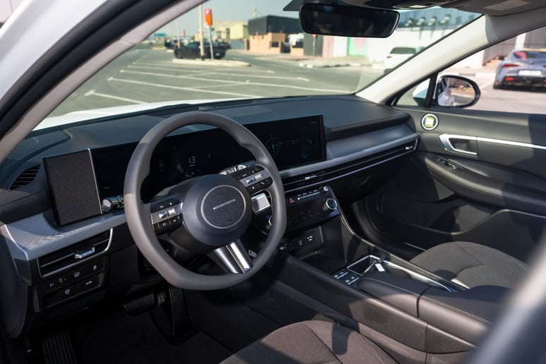 Hyundai Sonata (Белый), 2024 для аренды в Шарджа