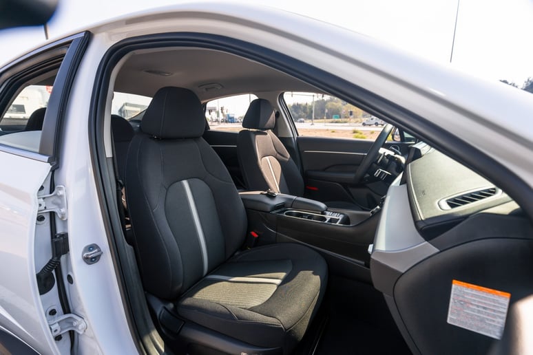 Hyundai Sonata (Белый), 2024 для аренды в Шарджа