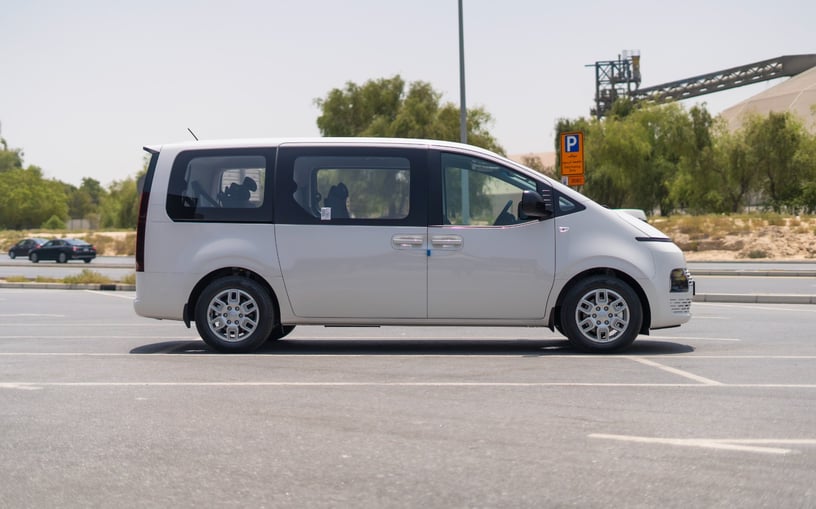 Dubai'de kiralık Hyundai Staria (Beyaz), 2024