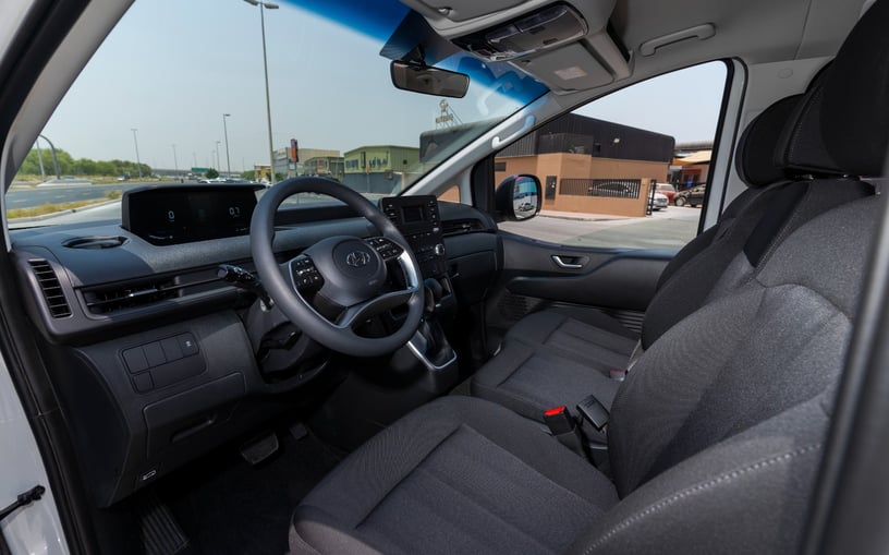 Dubai'de kiralık Hyundai Staria (Beyaz), 2024