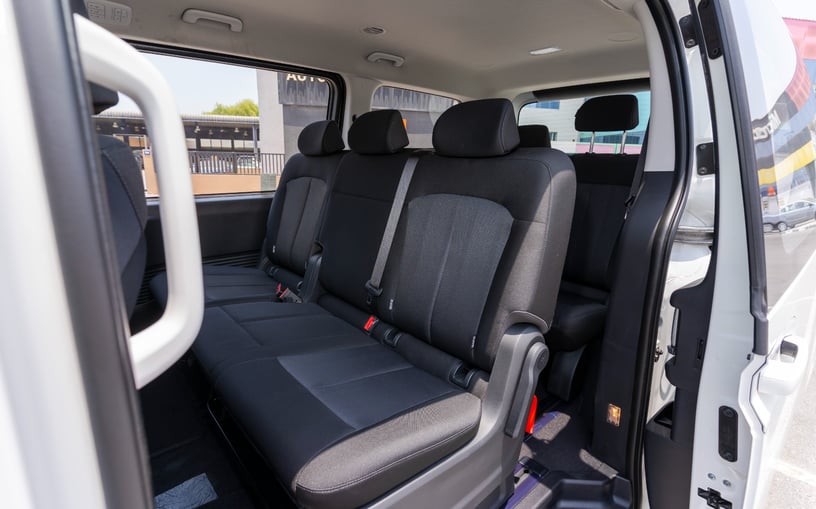 Dubai'de kiralık Hyundai Staria (Beyaz), 2024