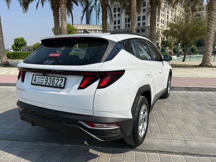 Şarika'de kiralık Hyundai Tucson (Beyaz), 2025