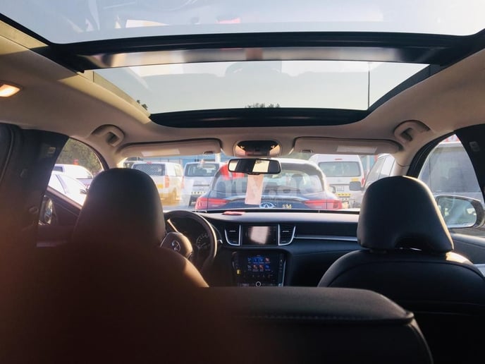 Infiniti QX50 (Bianca), 2021 in affitto a Dubai