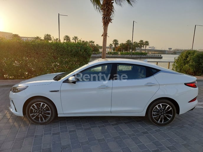 إيجار جاك J7 (أبيض), 2023 في الشارقة