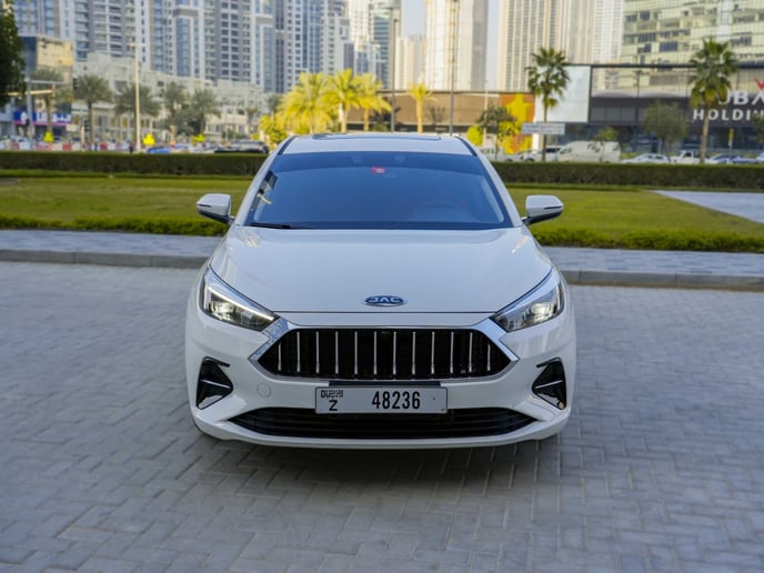 JAC J7 (Белый), 2023 для аренды в Шарджа
