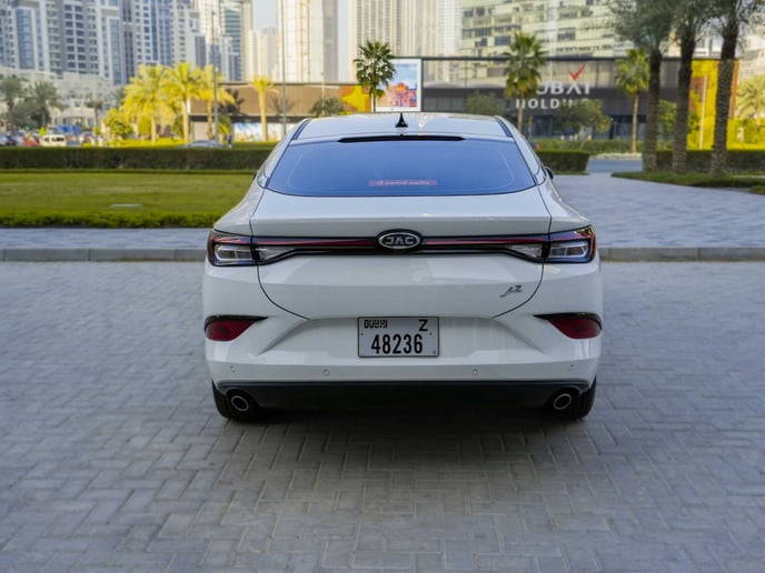JAC J7 (Белый), 2023 для аренды в Шарджа