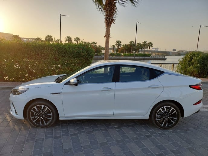 إيجار JAC J7 (أبيض), 2024 في دبي