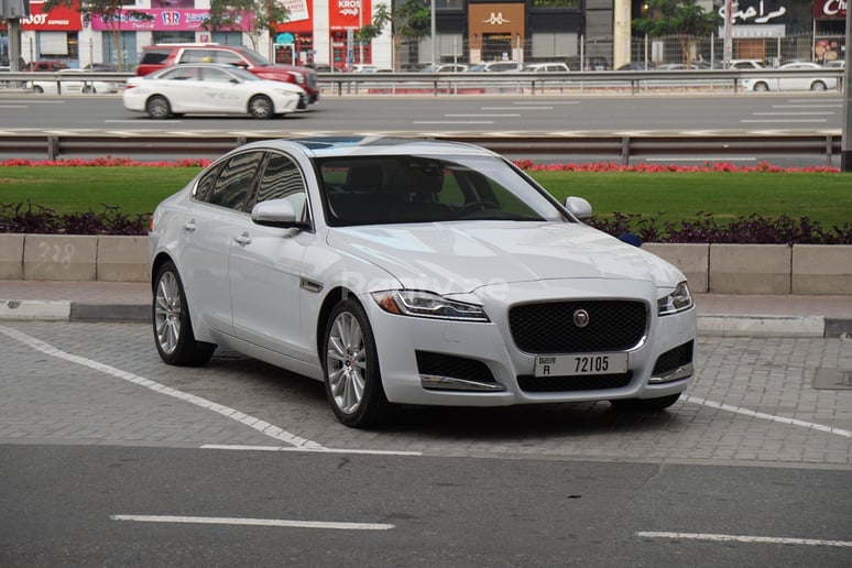 Jaguar XF (Белый), 2019 для аренды в Шарджа