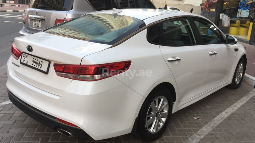 Dubai'de kiralık KIA Optima (Beyaz), 2017