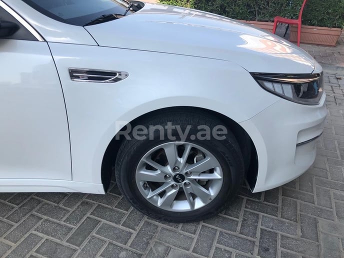 Dubai'de kiralık KIA Optima (Beyaz), 2018