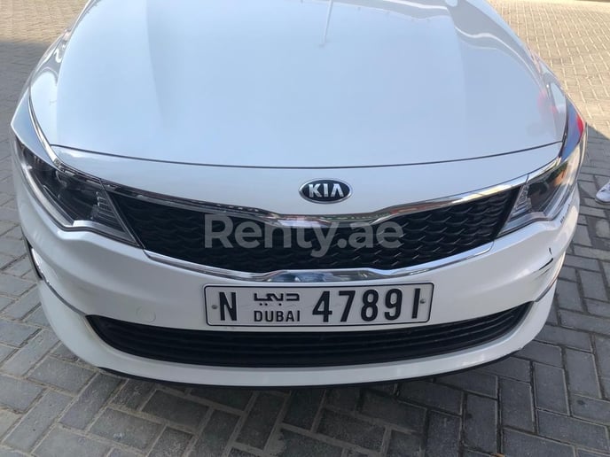 Dubai'de kiralık KIA Optima (Beyaz), 2018